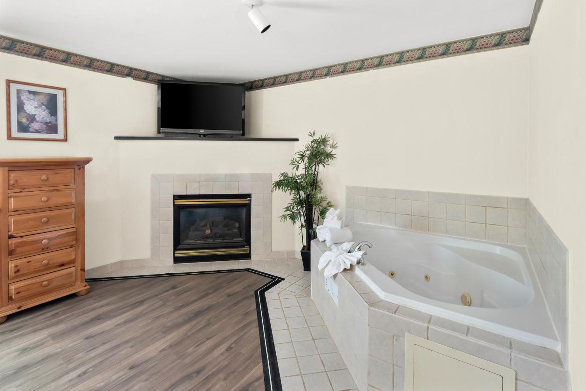 Guesthouse Inn & Suites Kelso/Longview エクステリア 写真