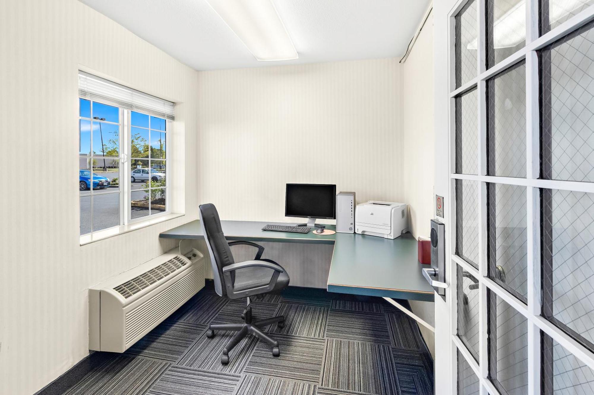 Guesthouse Inn & Suites Kelso/Longview エクステリア 写真