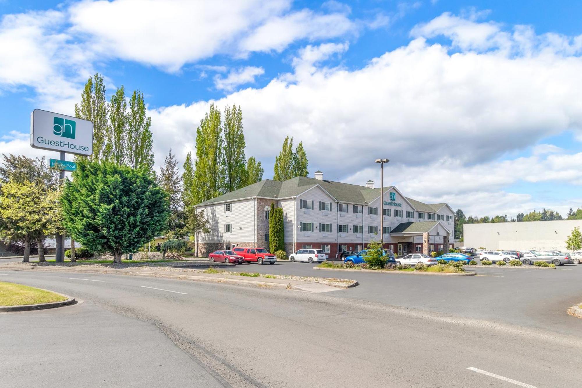 Guesthouse Inn & Suites Kelso/Longview エクステリア 写真