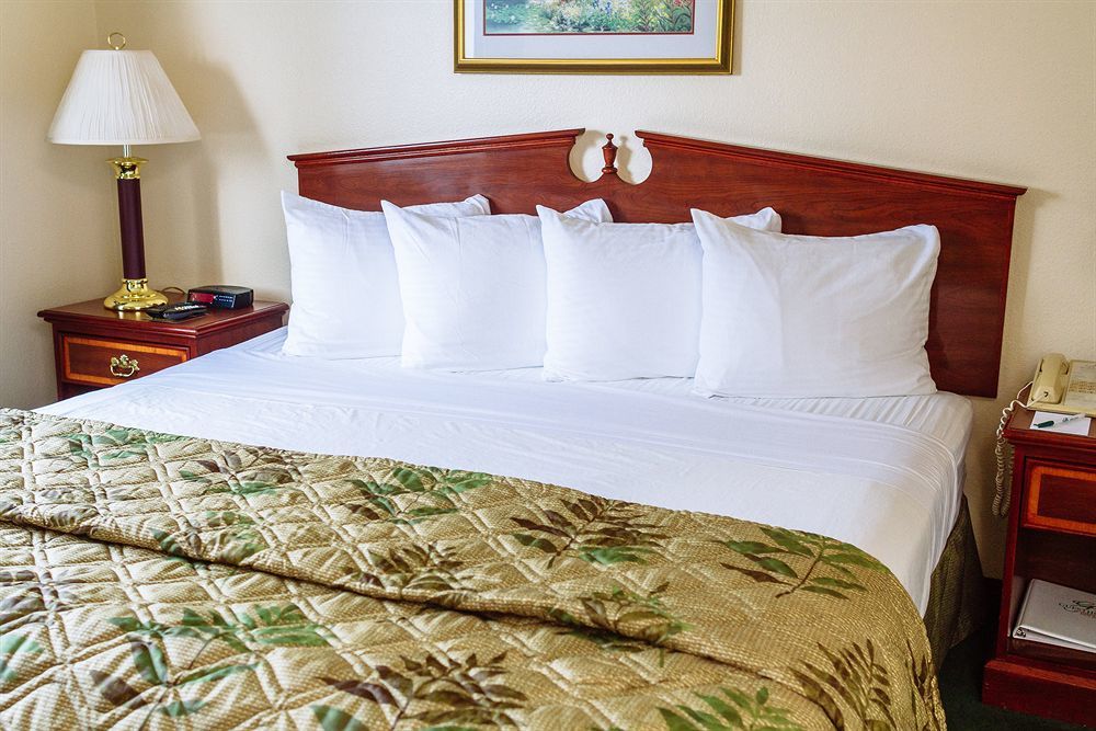 Guesthouse Inn & Suites Kelso/Longview エクステリア 写真