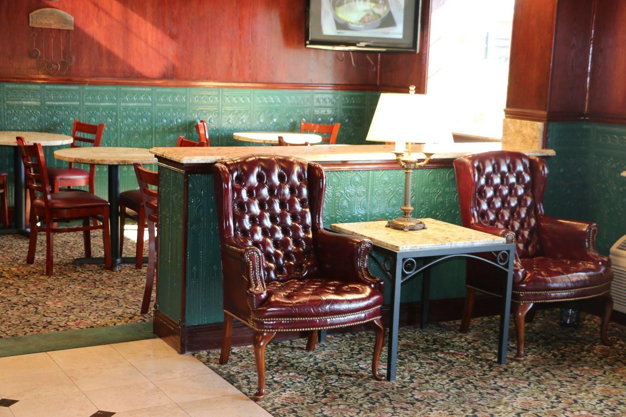 Guesthouse Inn & Suites Kelso/Longview エクステリア 写真
